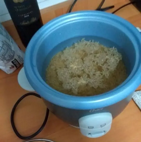 No começo, fazíamos arroz integral. Depois migramos para o branco para ficar menos seco.